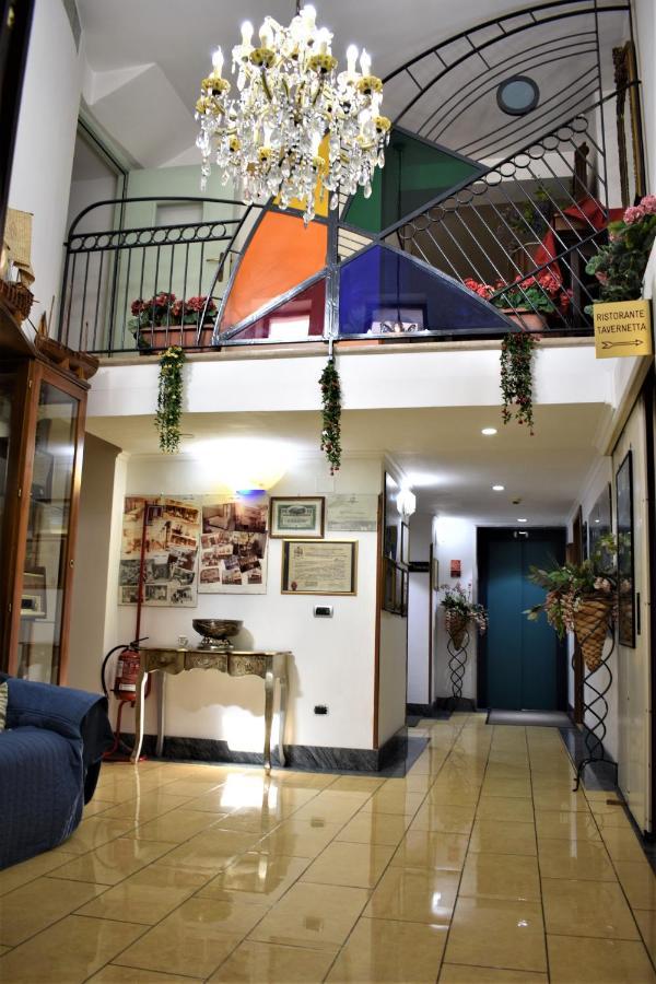 Hotel Ristorante Amitrano Pompeï Buitenkant foto