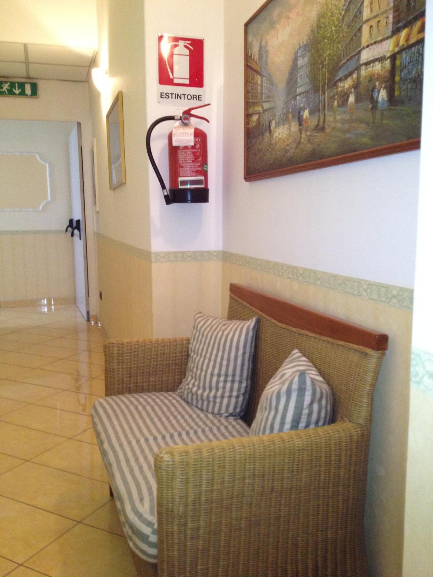 Hotel Ristorante Amitrano Pompeï Buitenkant foto