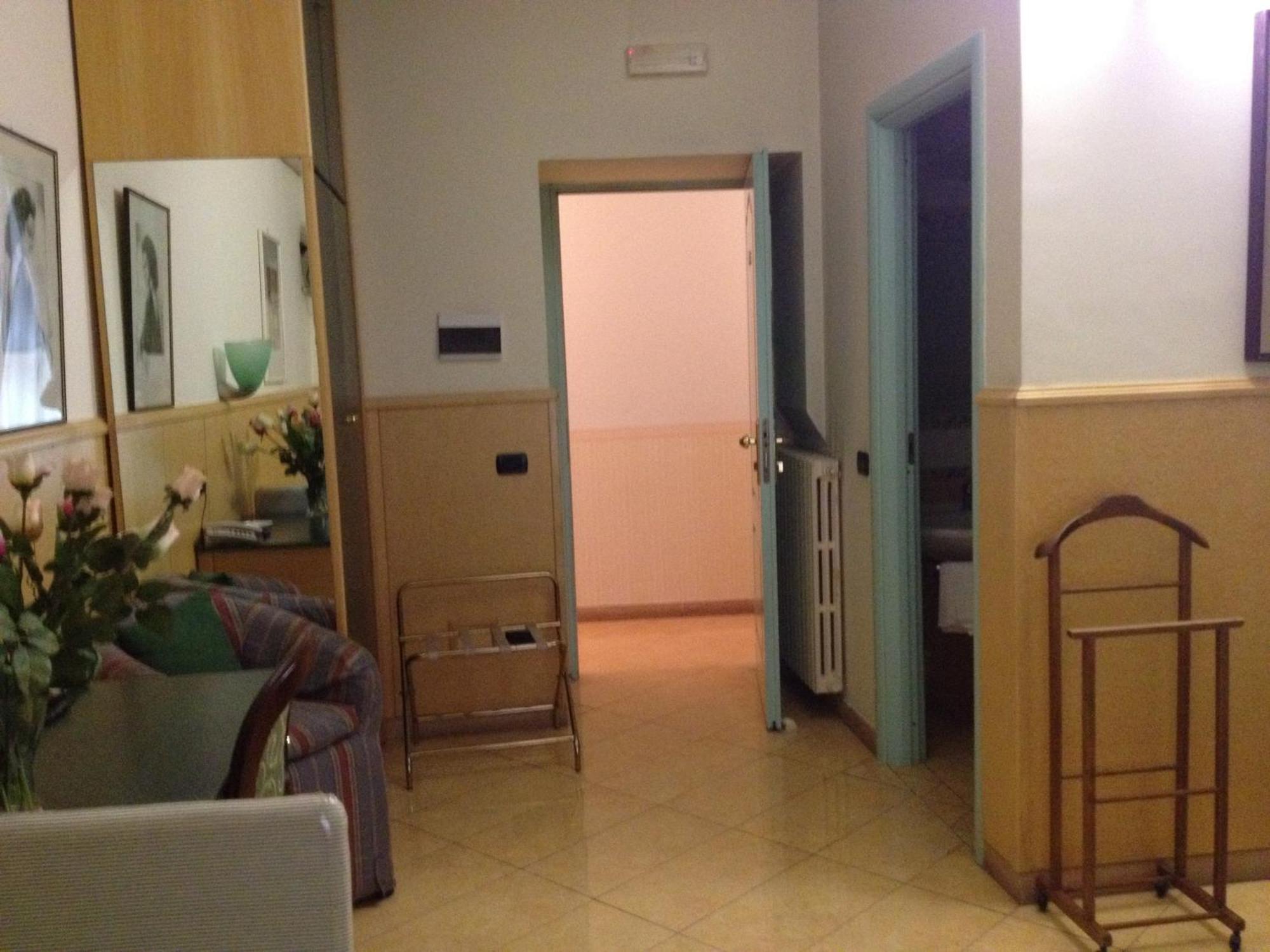 Hotel Ristorante Amitrano Pompeï Buitenkant foto