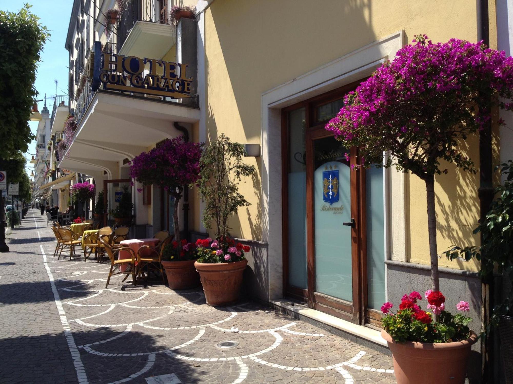 Hotel Ristorante Amitrano Pompeï Buitenkant foto