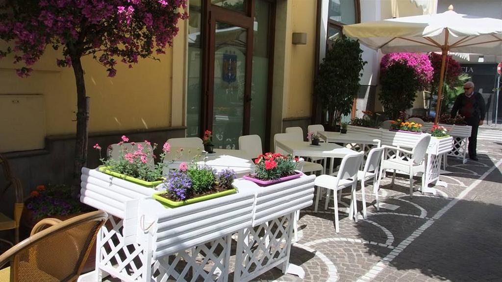 Hotel Ristorante Amitrano Pompeï Buitenkant foto