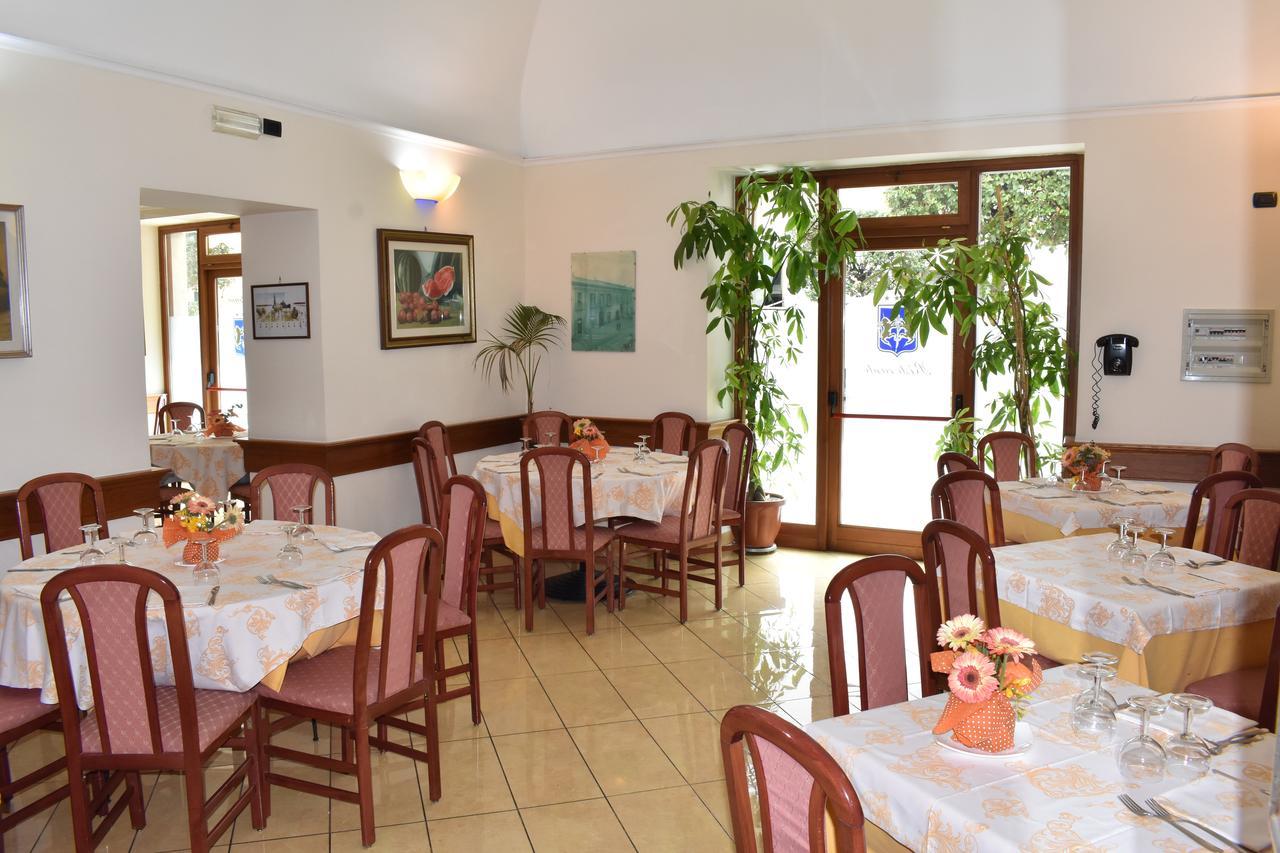 Hotel Ristorante Amitrano Pompeï Buitenkant foto