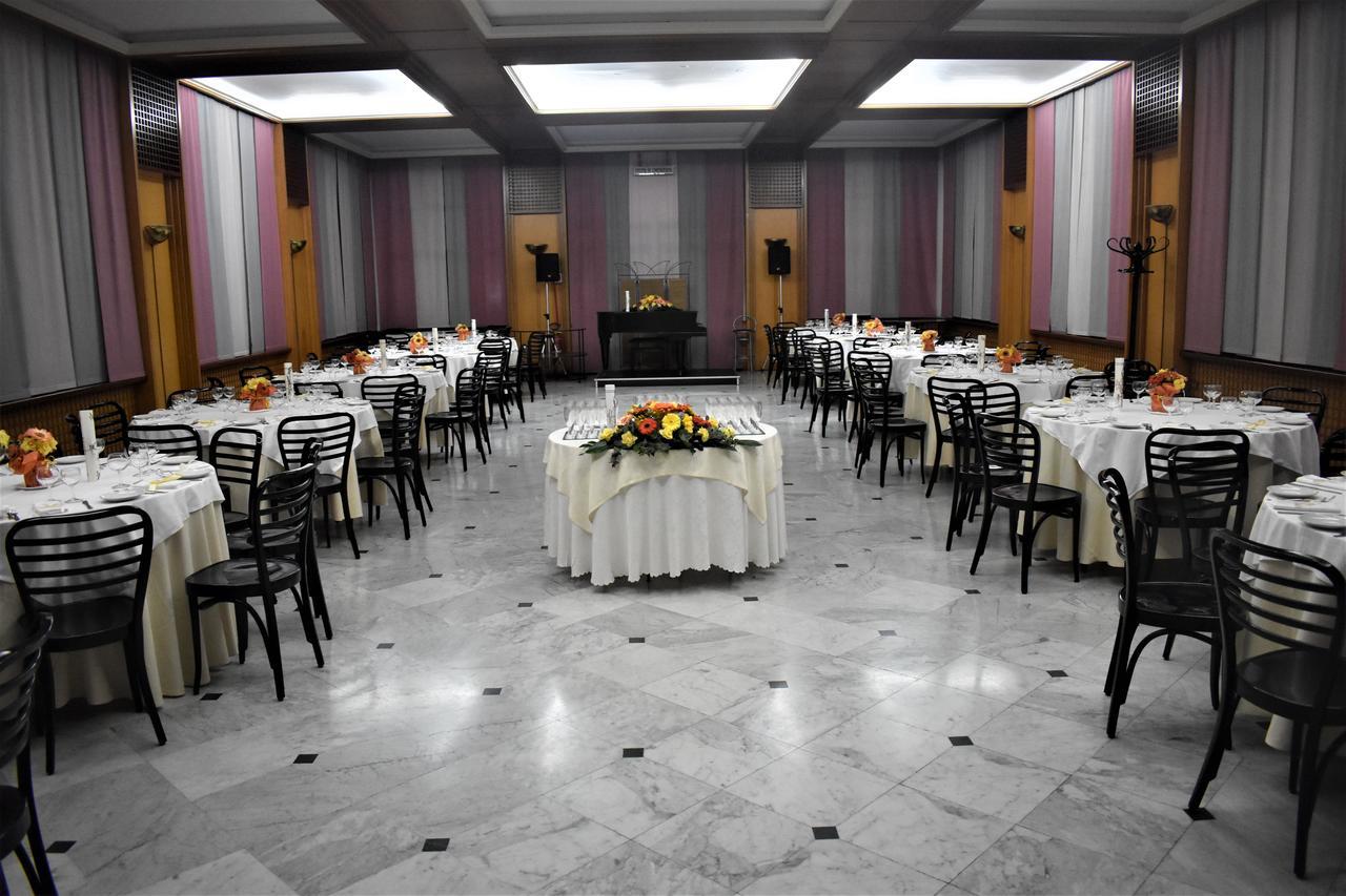 Hotel Ristorante Amitrano Pompeï Buitenkant foto