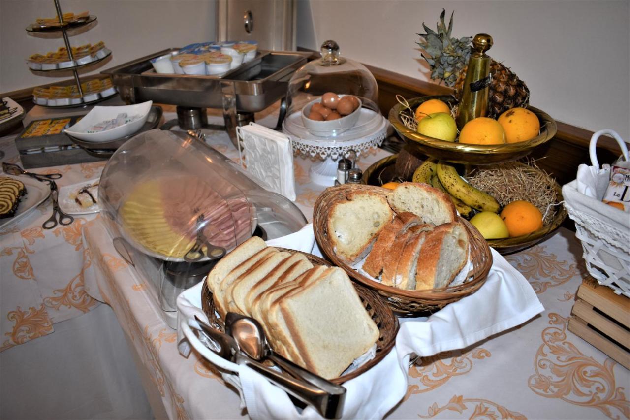 Hotel Ristorante Amitrano Pompeï Buitenkant foto